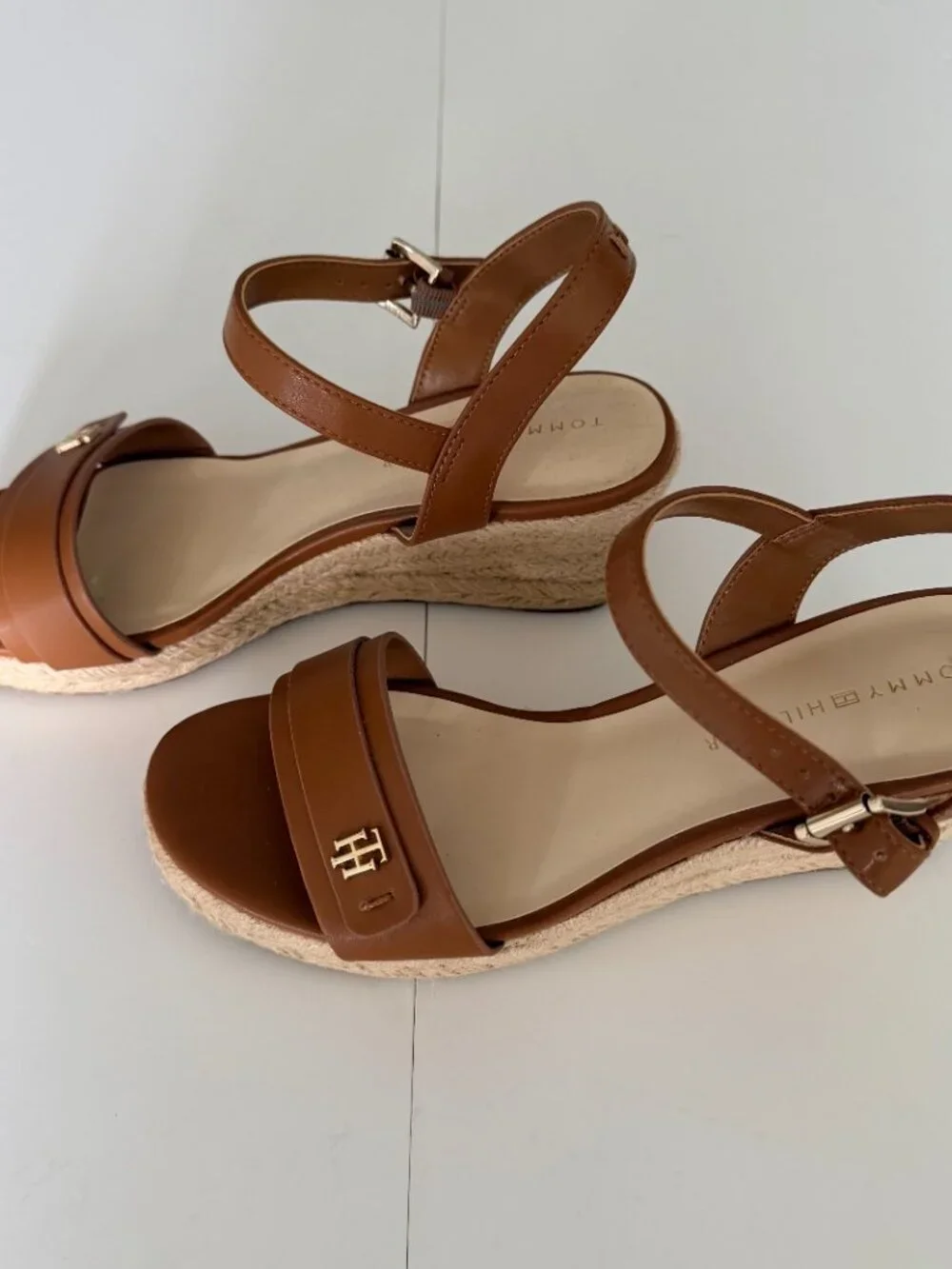 Tommy Hilfiger Genavo Wedge Sandal Womens 7.5 Ankle Strap Espadrille Comfort